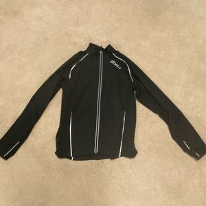 2XU windbreaker